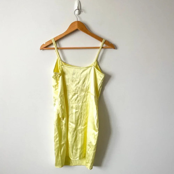 Zara Satin Effect Mini  Dress Light Yellow Size Large NWOT - Picture 5 of 7
